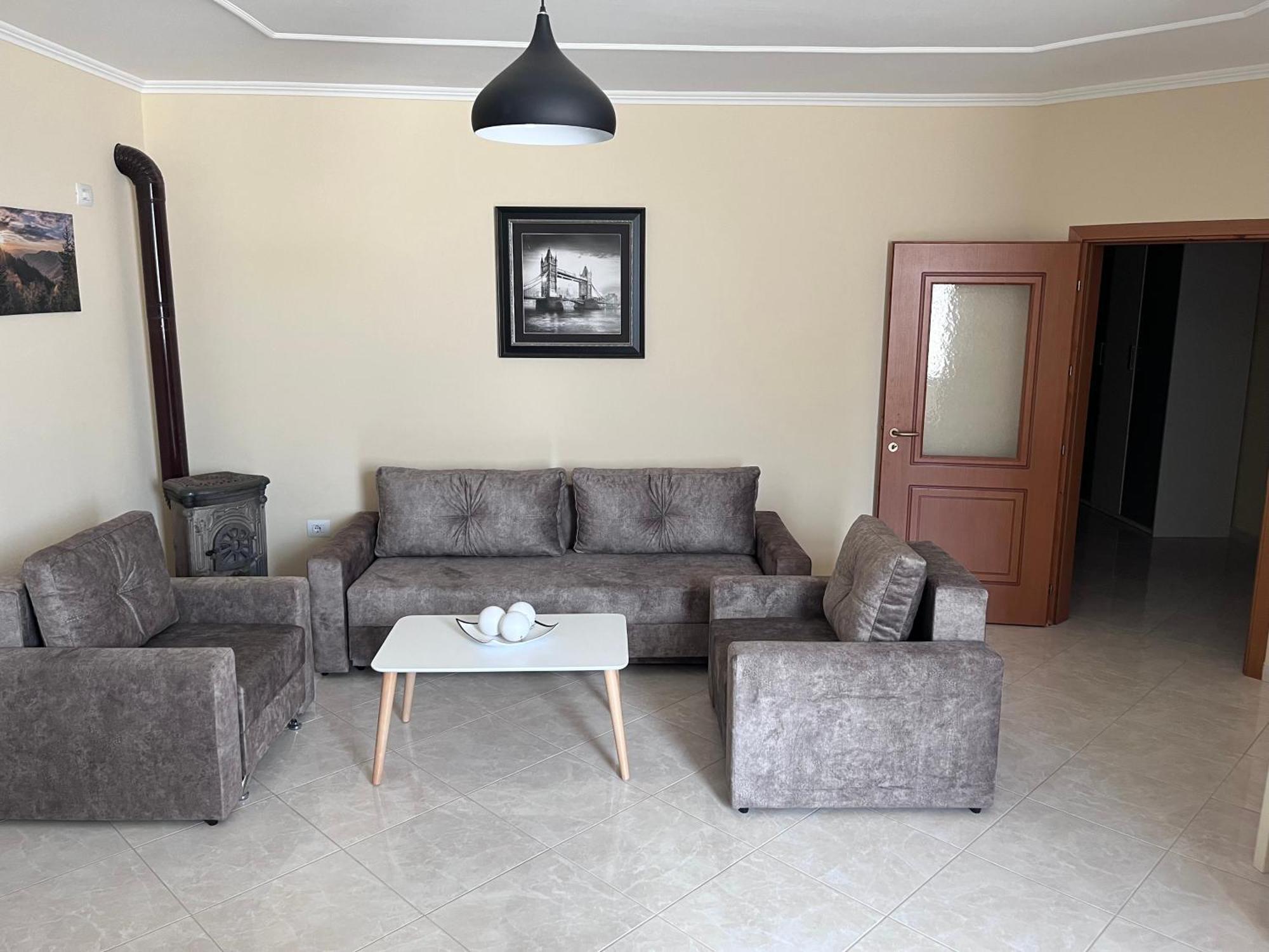 Aos Apartamento Përmet